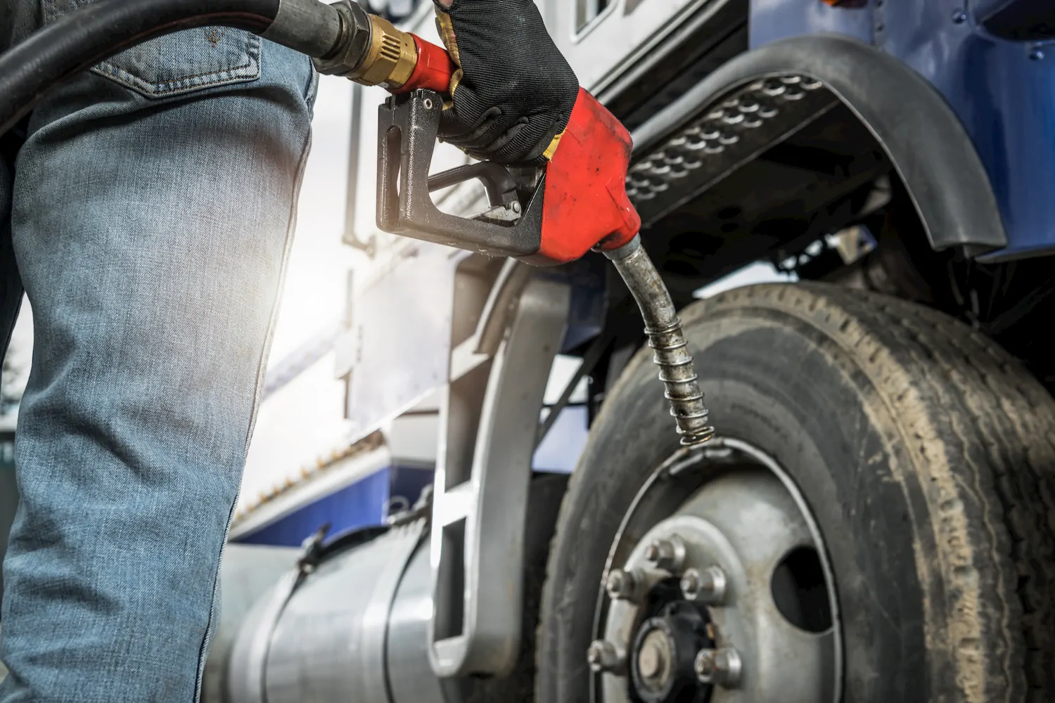 semi-truck-driver-about-to-refuel